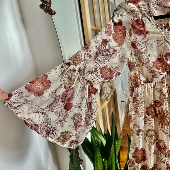 MOSSIMO IVORY FLORAL TIERED DRESS - Picture 4 of 13